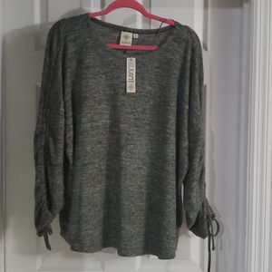 Gray top with cute arm detailing *New w/ tags 1x